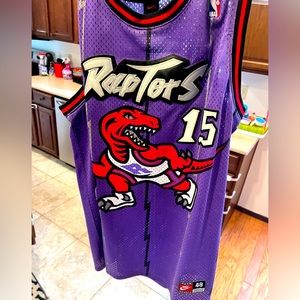 Vince Carter, vintage throwback Toronto jersey.